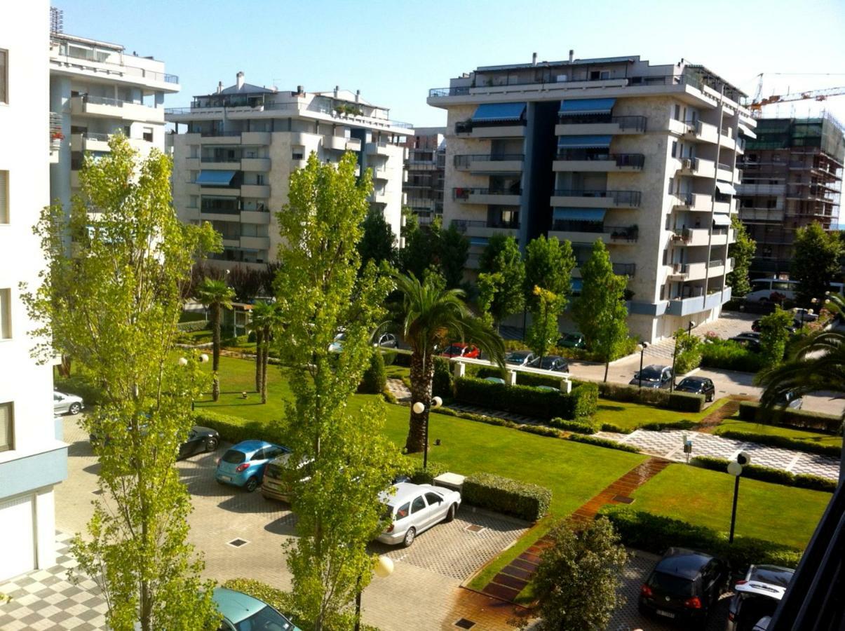 Domus Aries Montesilvano Bagian luar foto
