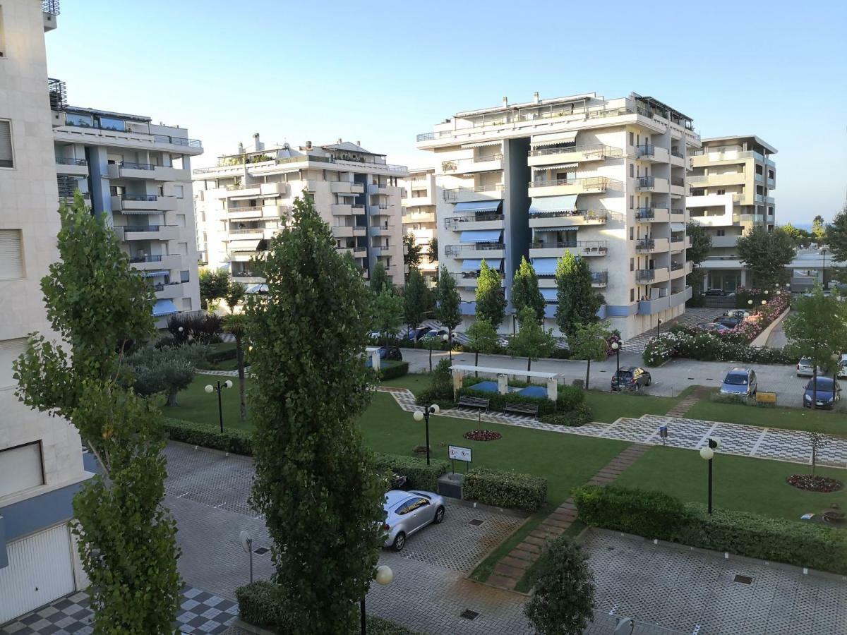 Domus Aries Montesilvano Bagian luar foto